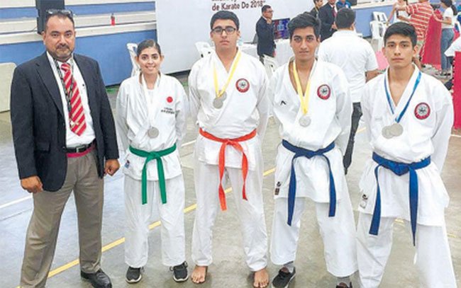 Karatecas de la UAT destacan en torneo estatal - Primera Vuelta Noticias