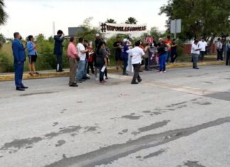 Ni inundaciones frenan a colonos dar bienvenida a López Obrador en Matamoros
