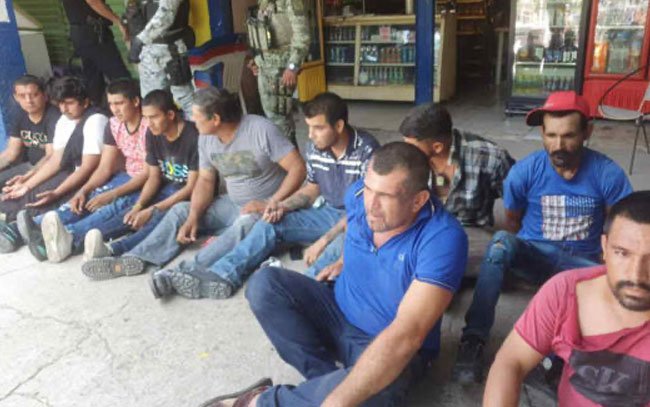 Detienen a 27 falsos autodefensas en Michoacán, eran del CJNG
